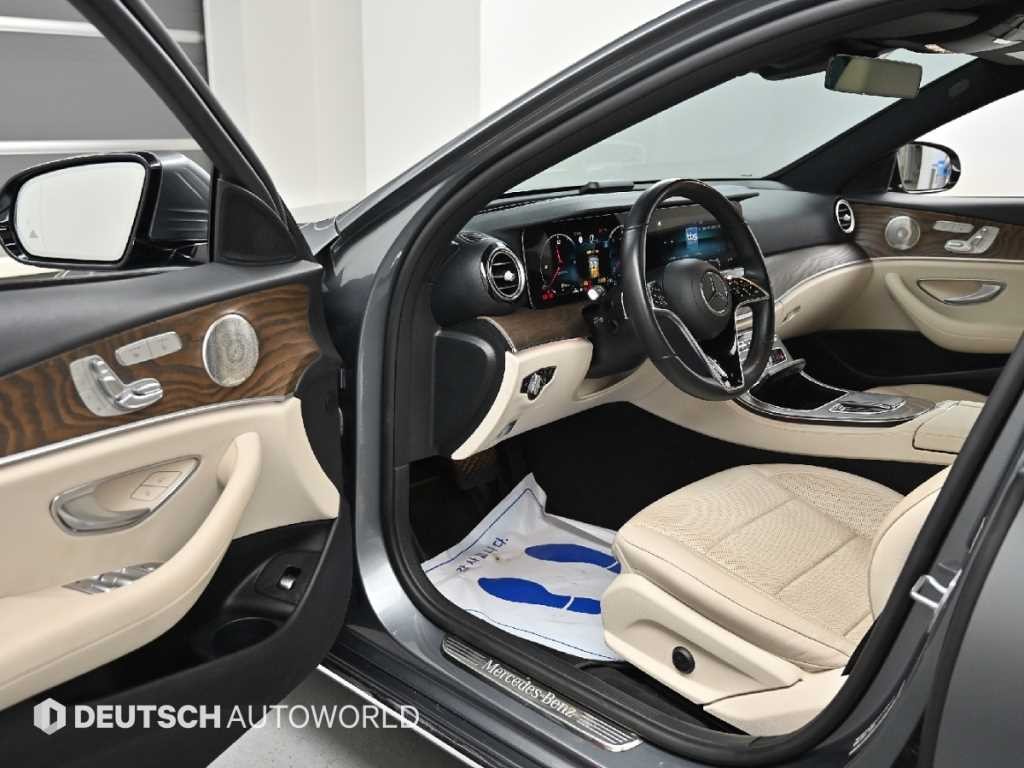 벤츠 E 클래스 E-클래스 W213 E220d 4MATIC 익스클루시브 이미지 1