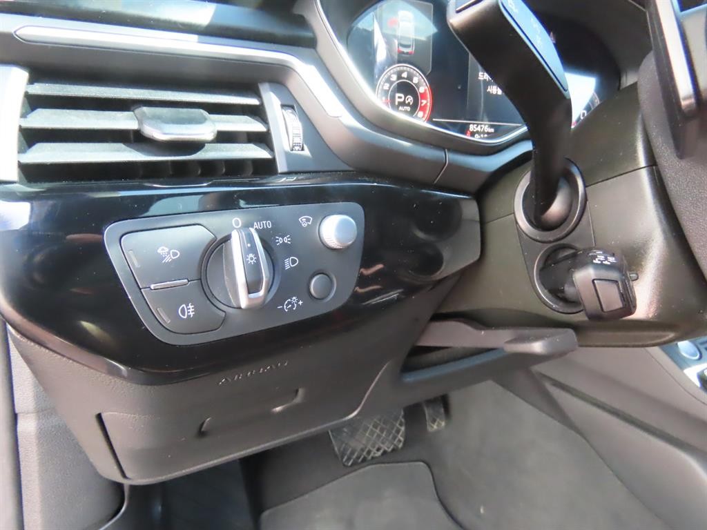 아우디 A5 A5 (F5) 40 TFSI 콰트로 프리미엄 스포트백 이미지 15