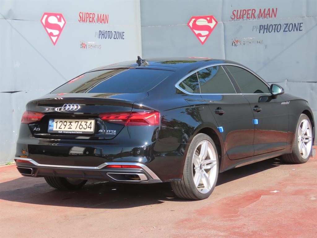 아우디 A5 A5 (F5) 40 TFSI 콰트로 프리미엄 스포트백 이미지 3