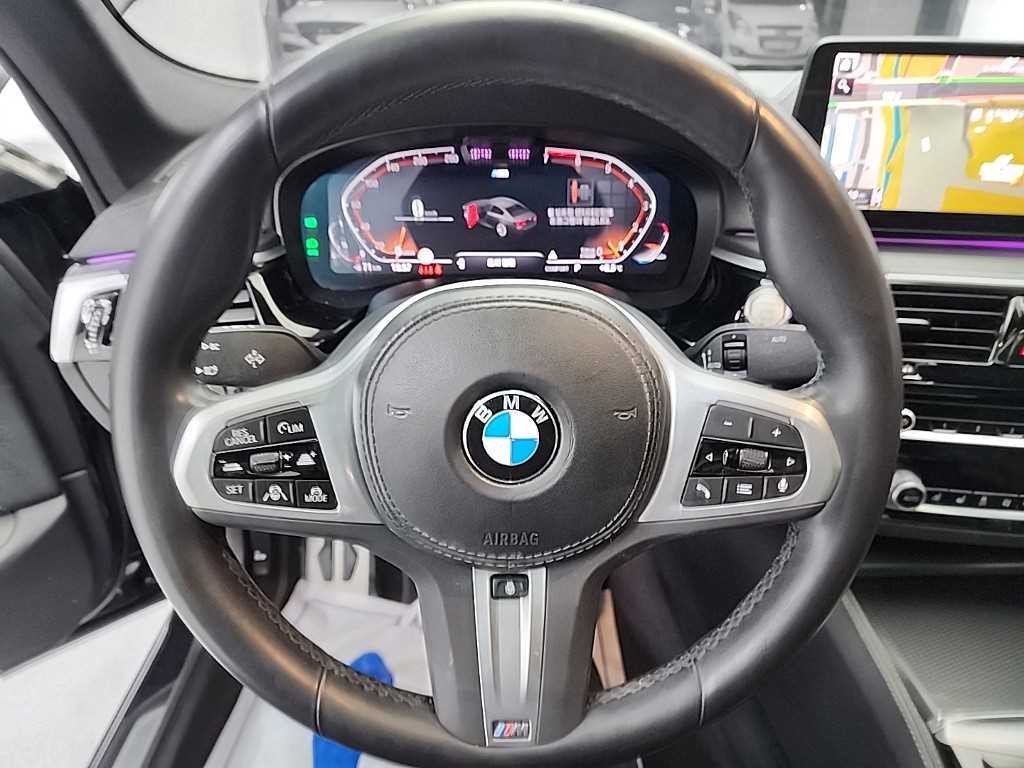 BMW 5시리즈 5시리즈 (G30) 520i M 스포츠 이미지 9