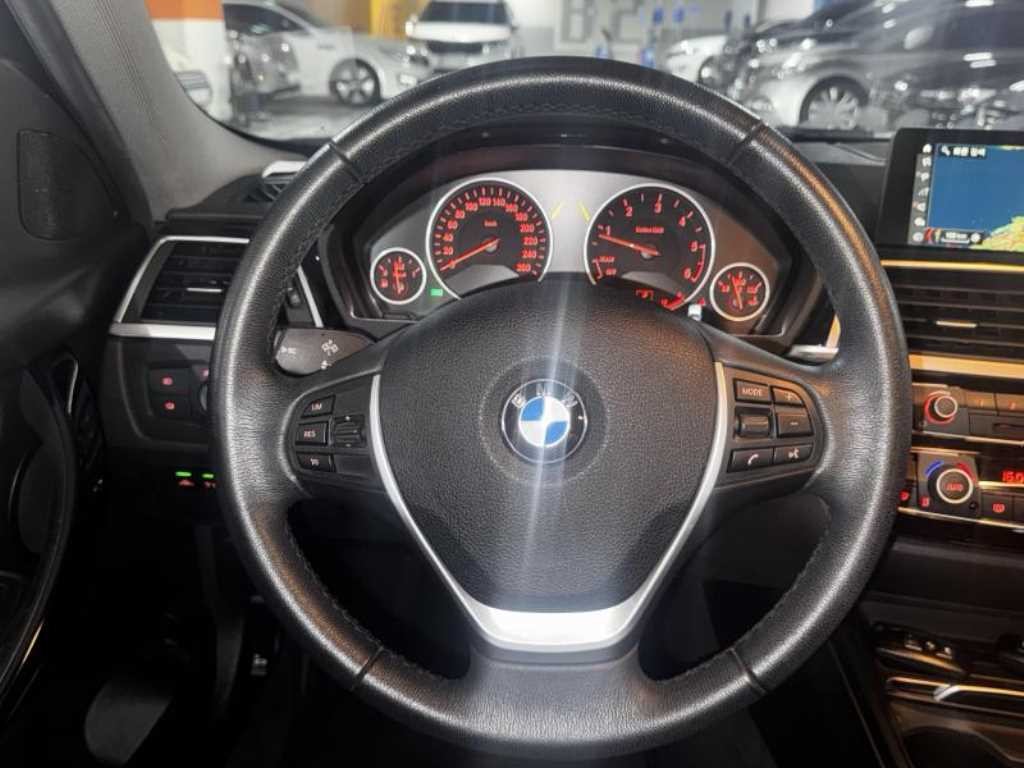BMW 3시리즈 3시리즈 (F30) 320d 이미지 8
