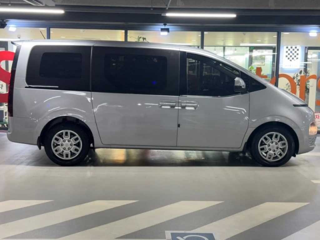 현대 스타리아 2WD 디젤 카고 모던 3인승 이미지 3