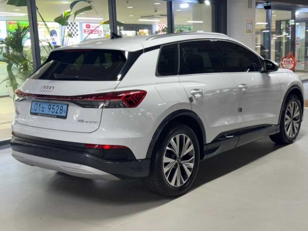 아우디 Q4 Q4 e-트론 45 이미지 4