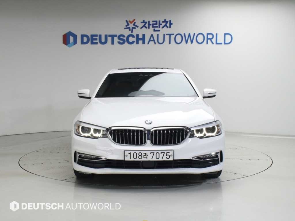 BMW 5시리즈 5시리즈 (G30) 520i 럭셔리 이미지 3