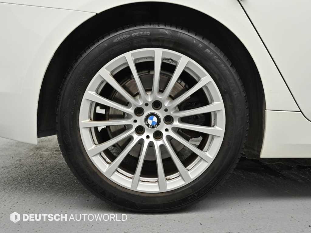BMW 5시리즈 5시리즈 (G30) 520i 럭셔리 이미지 5