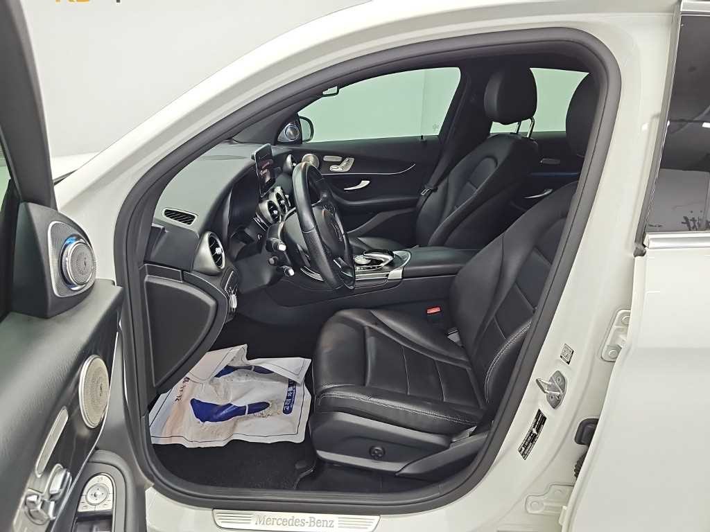 벤츠 GLC 클래스 GLC클래스 X253 GLC 300 4MATIC 쿠페 이미지 11