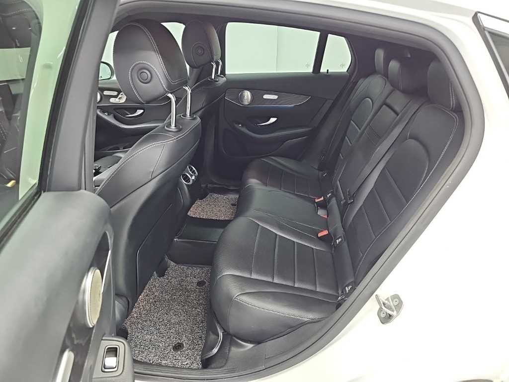벤츠 GLC 클래스 GLC클래스 X253 GLC 300 4MATIC 쿠페 이미지 12