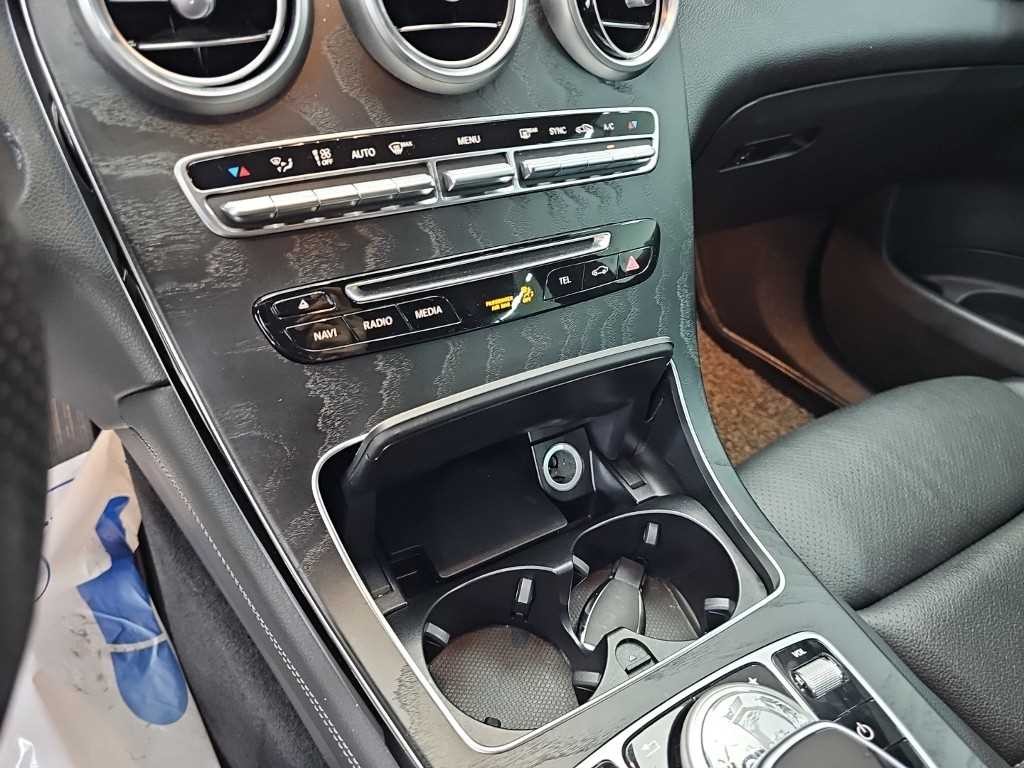 벤츠 GLC 클래스 GLC클래스 X253 GLC 300 4MATIC 쿠페 이미지 17