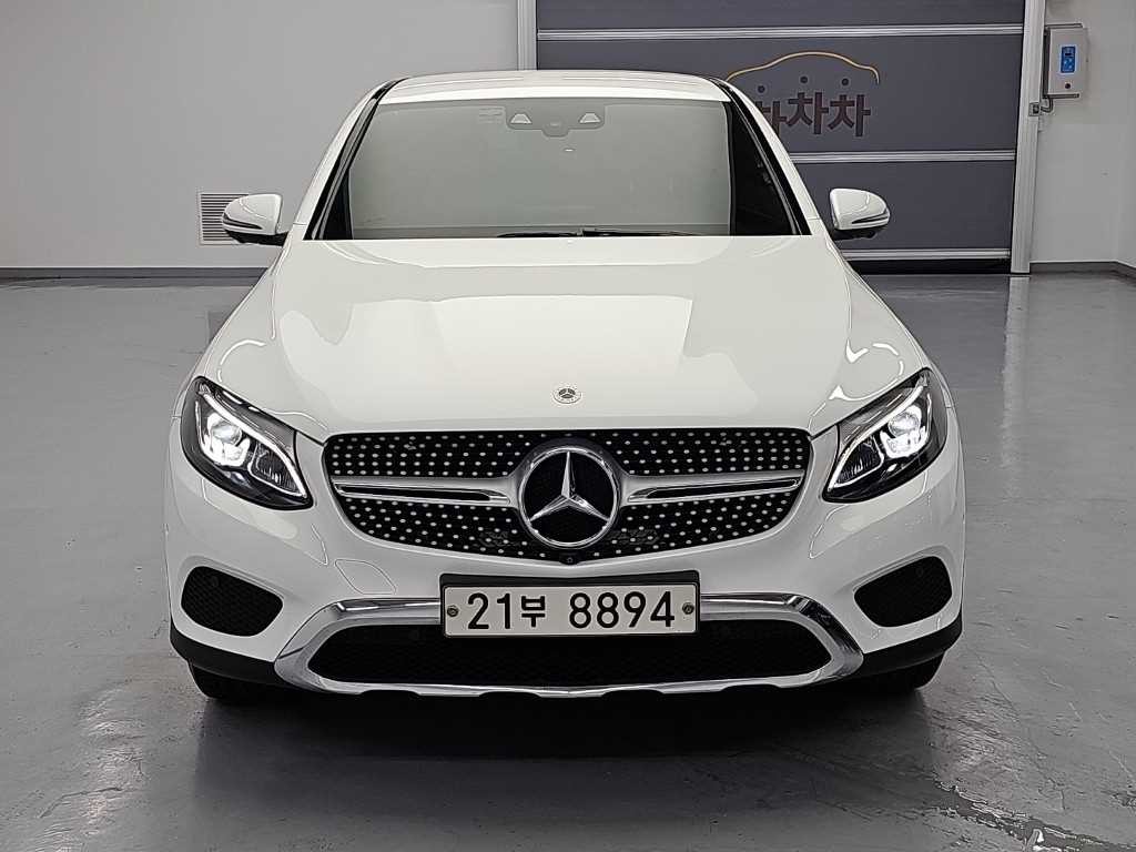 벤츠 GLC 클래스 GLC클래스 X253 GLC 300 4MATIC 쿠페 이미지 2