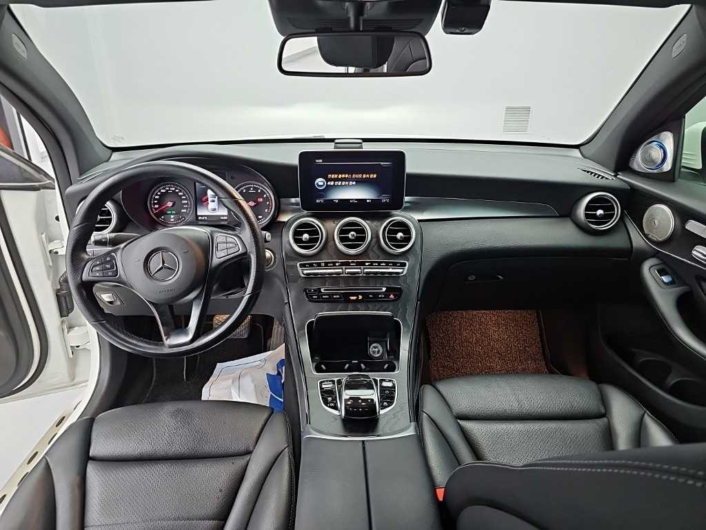 벤츠 GLC 클래스 GLC클래스 X253 GLC 300 4MATIC 쿠페 이미지 7