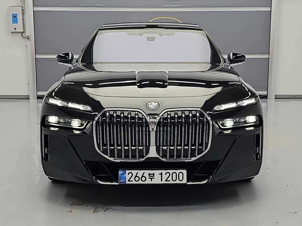 BMW 7시리즈 7시리즈 (G70) 740i xDrive M 스포츠 이미지 2