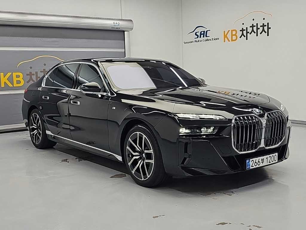 BMW 7시리즈 7시리즈 (G70) 740i xDrive M 스포츠 이미지 4