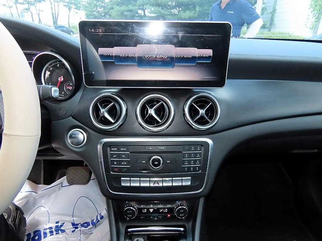 벤츠 GLA 클래스 GLA클래스 X156 GLA220 프리미엄 이미지 14