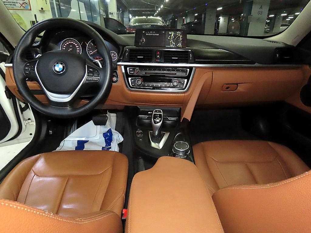 BMW 4시리즈 4시리즈 (F32) 420i 그란쿠페 럭셔리 이미지 10