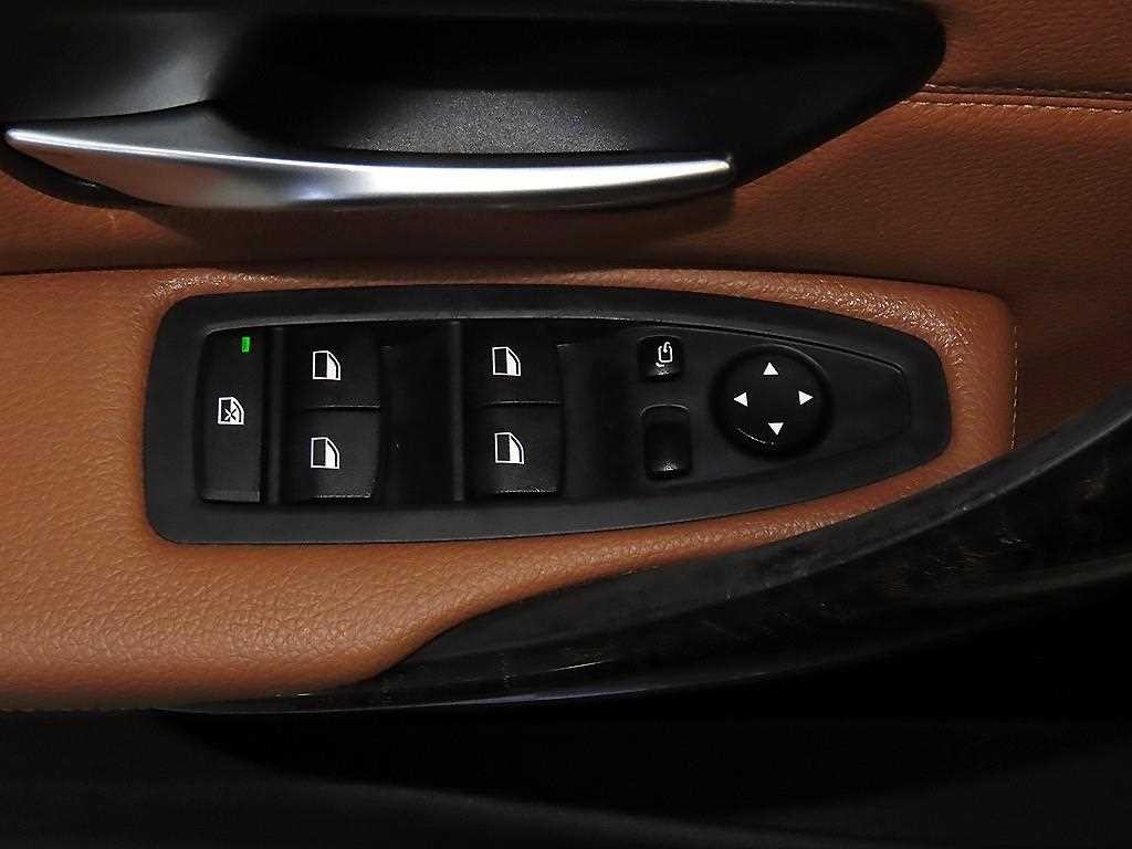 BMW 4시리즈 4시리즈 (F32) 420i 그란쿠페 럭셔리 이미지 13