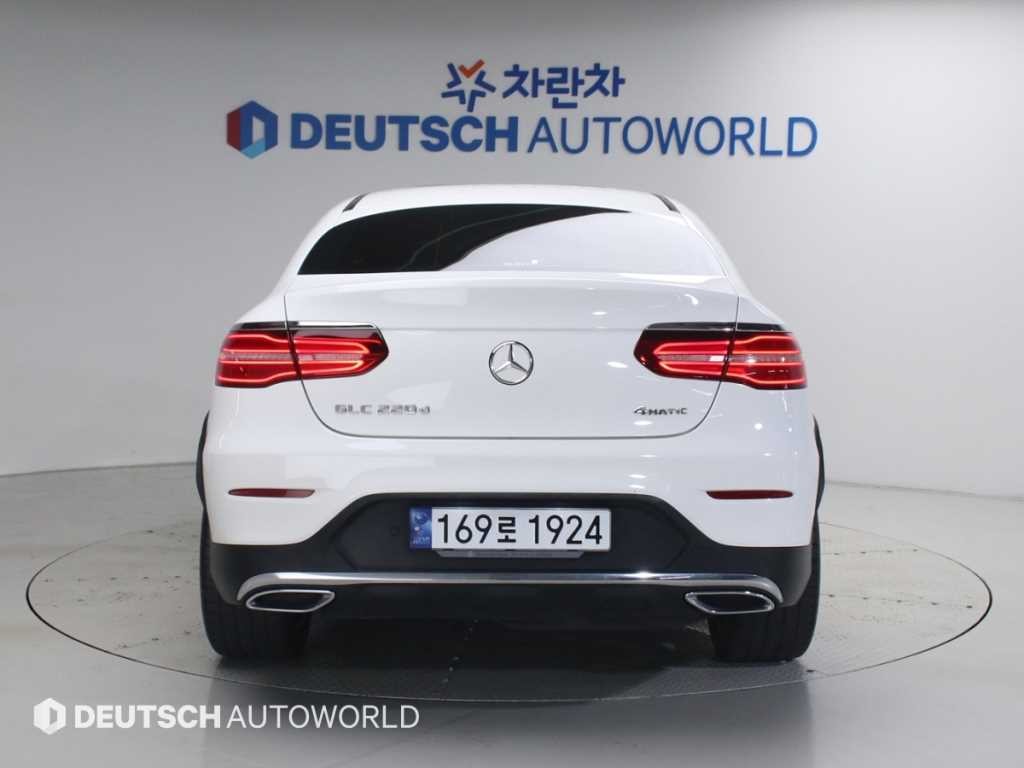 벤츠 GLC 클래스 GLC클래스 X253 GLC 220 d 4MATIC 쿠페 이미지 4