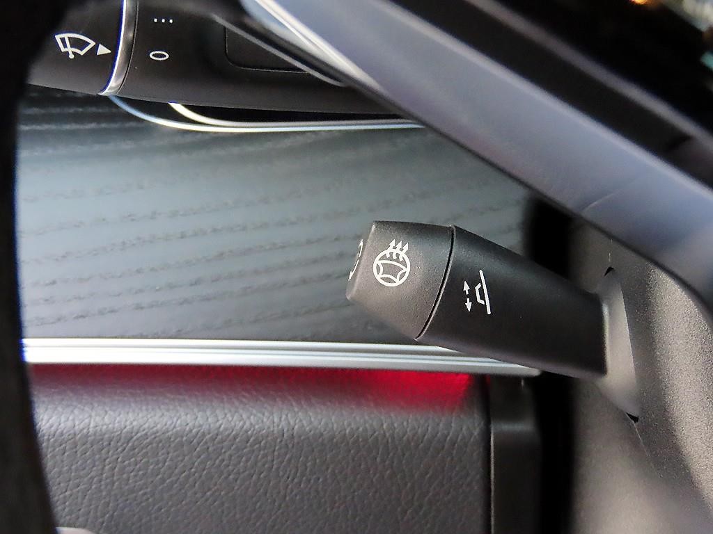 벤츠 E 클래스 E-클래스 W213 E220d 4MATIC AMG라인 이미지 12
