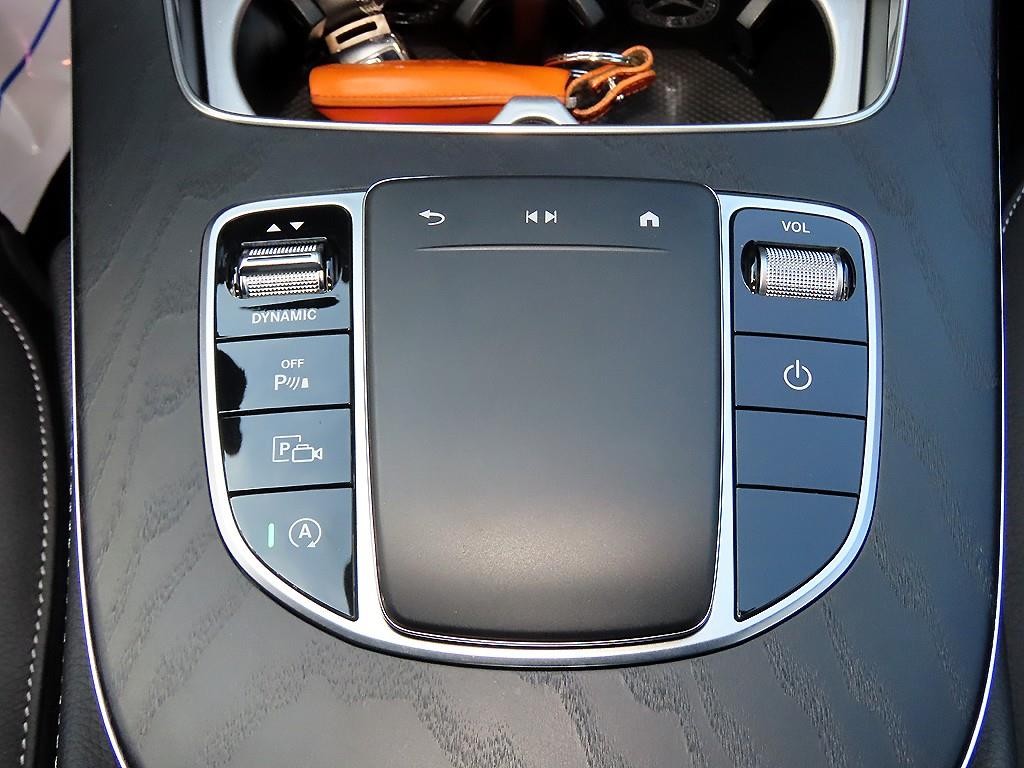 벤츠 E 클래스 E-클래스 W213 E220d 4MATIC AMG라인 이미지 13