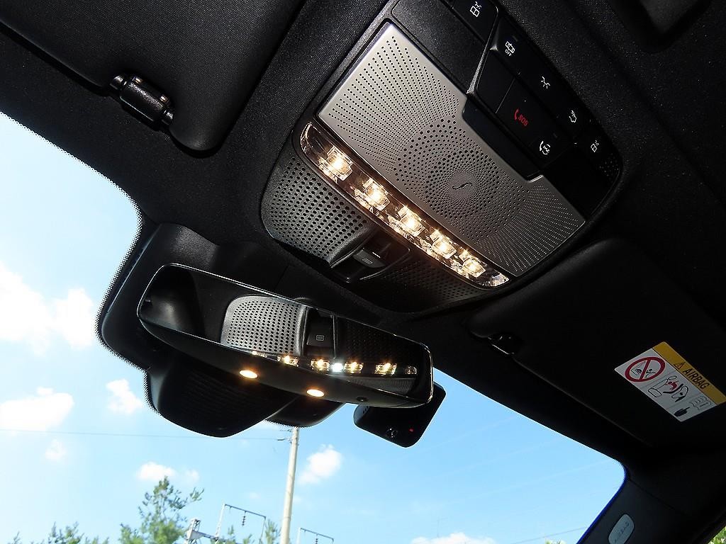 벤츠 E 클래스 E-클래스 W213 E220d 4MATIC AMG라인 이미지 15