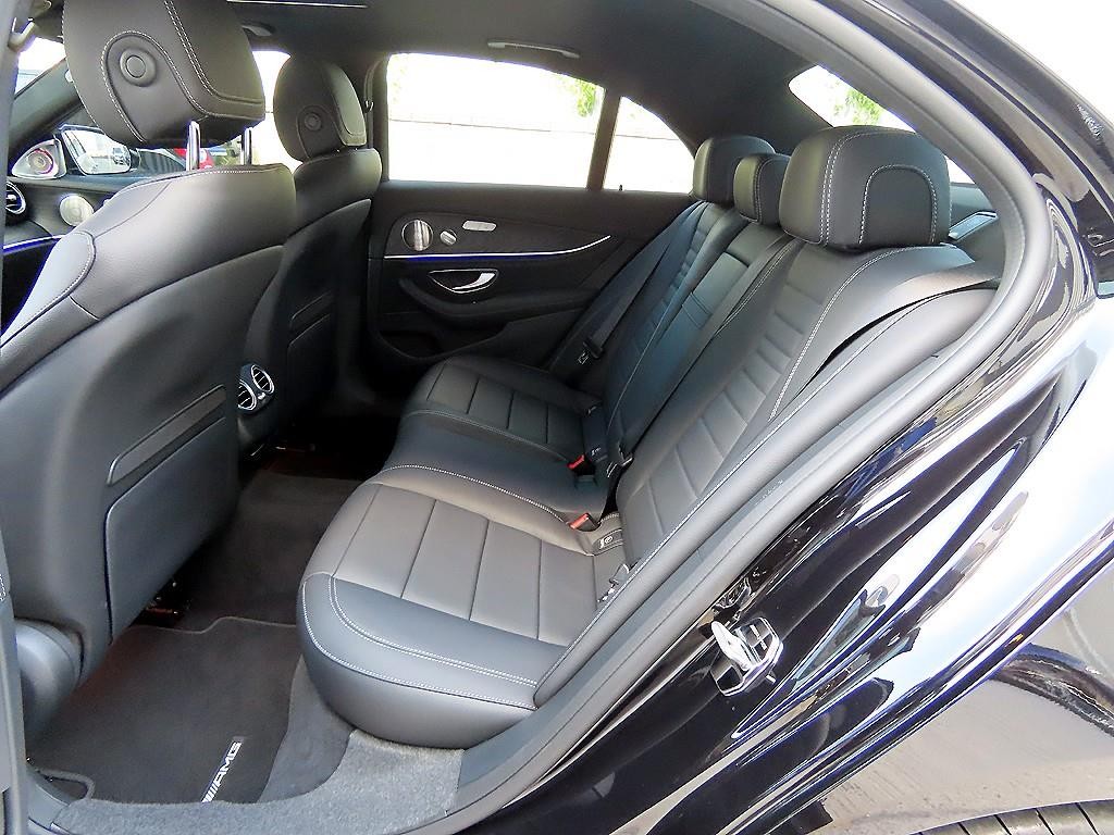 벤츠 E 클래스 E-클래스 W213 E220d 4MATIC AMG라인 이미지 6
