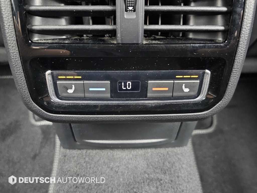 폭스바겐 아테온 2.0 TDI 엘레강스 프레스티지 이미지 16