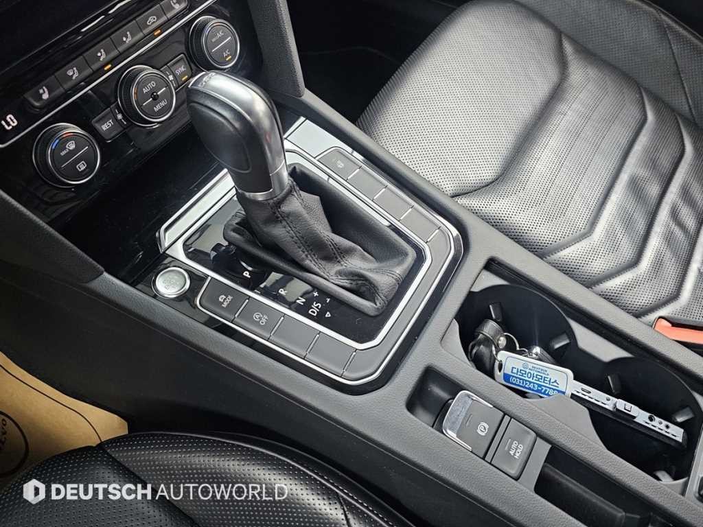 폭스바겐 아테온 2.0 TDI 엘레강스 프레스티지 이미지 9