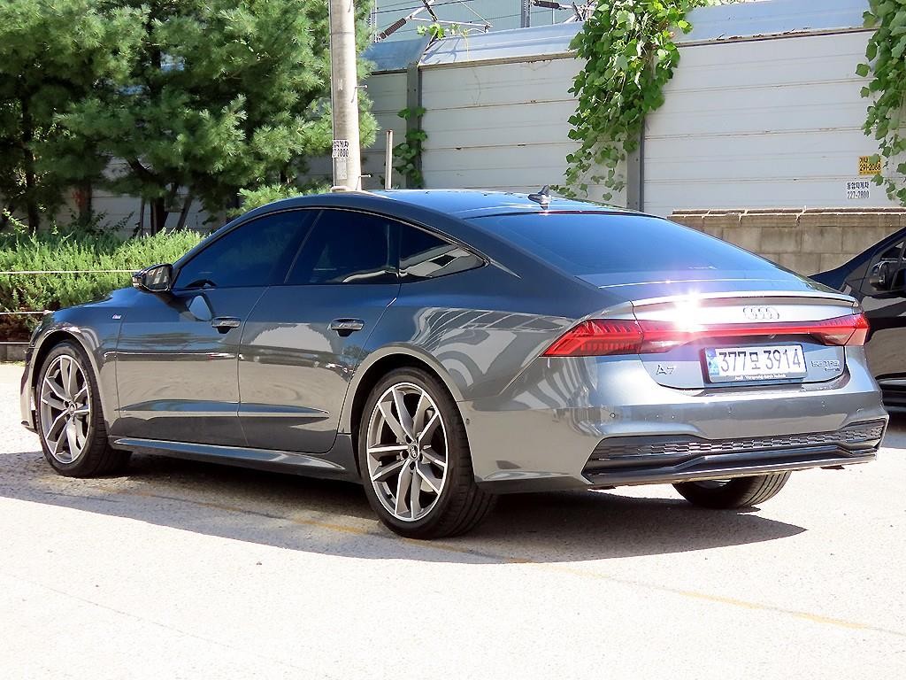 아우디 A7 A7 (4K) 55 TFSI 콰트로 프리미엄 이미지 3