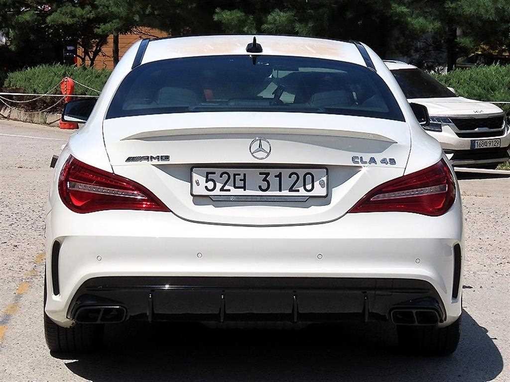 벤츠 CLA 클래스 CLA클래스 CLA 45 AMG 4MATIC 이미지 4
