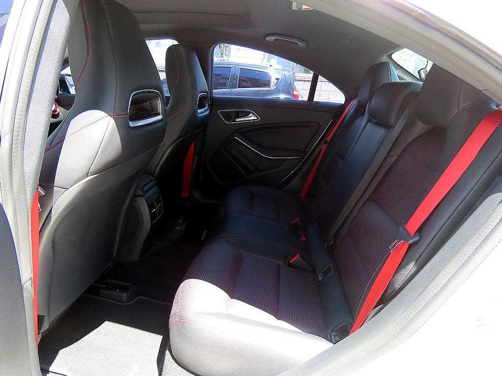 벤츠 CLA 클래스 CLA클래스 CLA 45 AMG 4MATIC 이미지 6