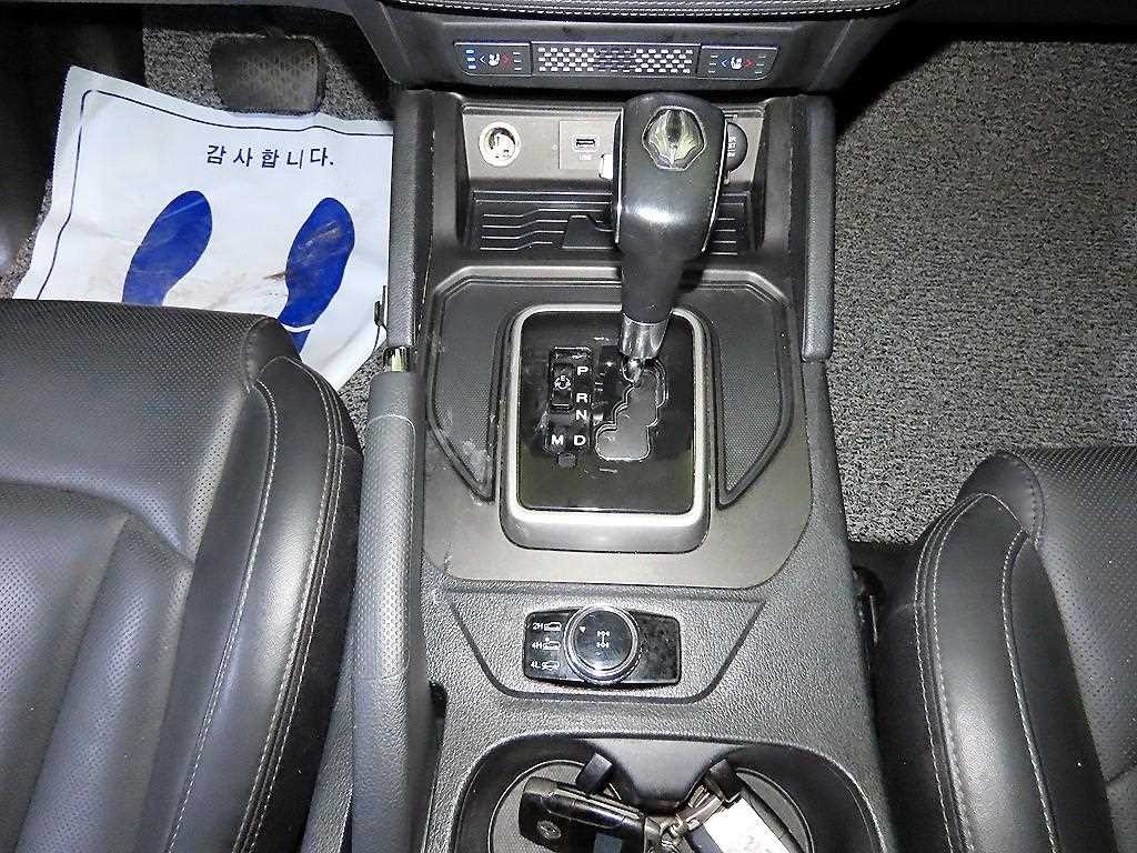 KG모빌리티(쌍용) 렉스턴 렉스턴 스포츠 4WD 디젤 2.2 노블레스 이미지 12