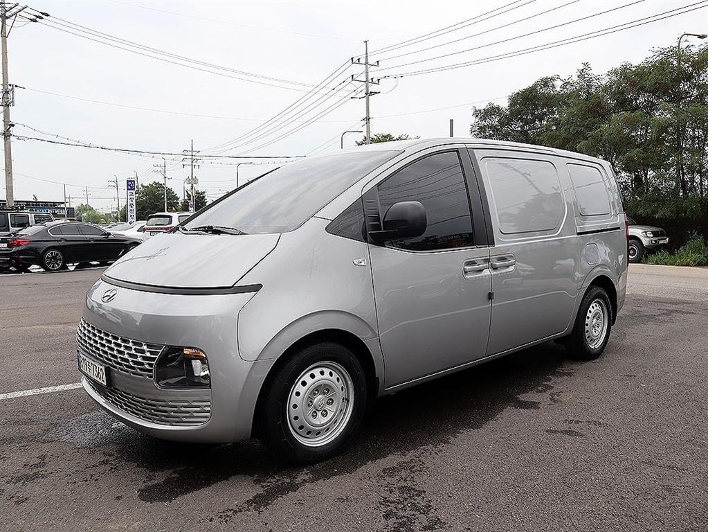 현대 스타리아 2WD 디젤 카고 스마트 3인승 이미지 2