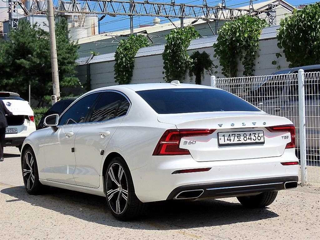 볼보 S60 S60(3세대) T5 인스크립션 이미지 3