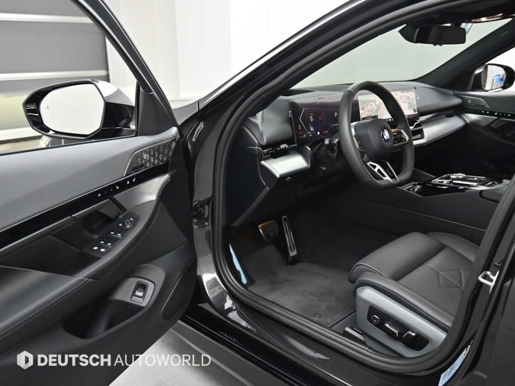 BMW 5시리즈 5시리즈 (G60) 530i xDrive M 스포츠 이미지 11