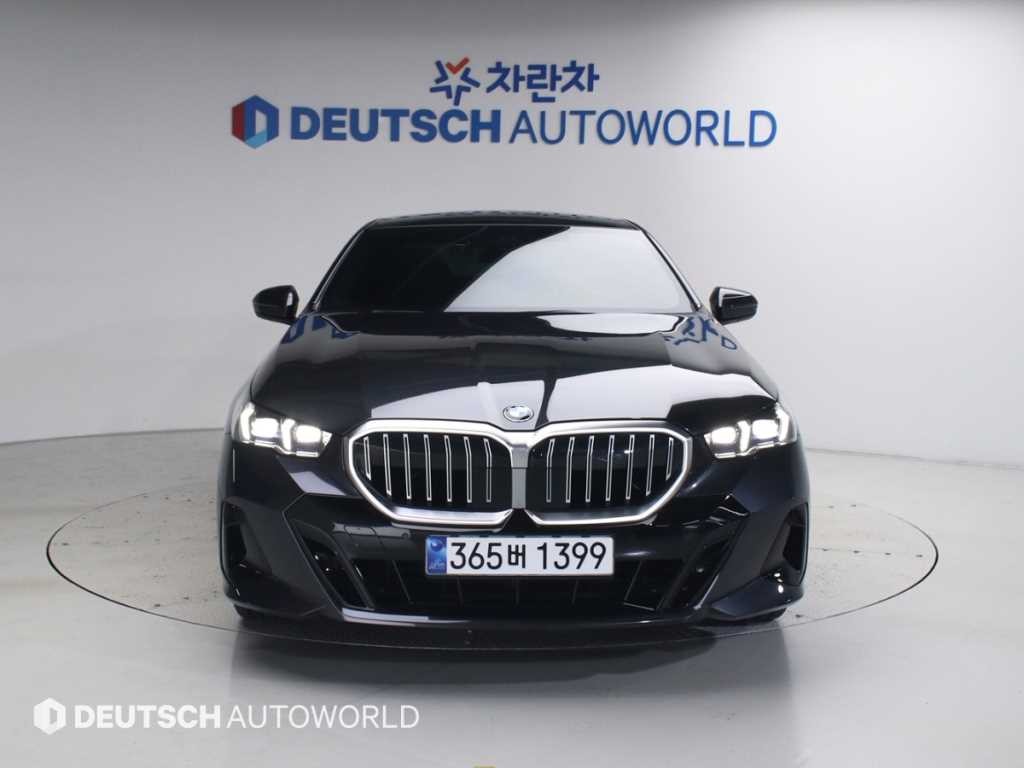 BMW 5시리즈 5시리즈 (G60) 530i xDrive M 스포츠 이미지 3