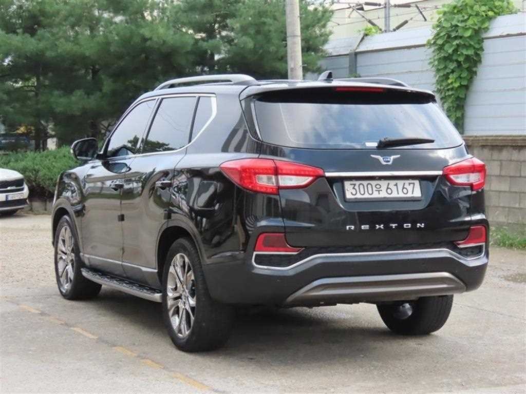 KG모빌리티(쌍용) 렉스턴 G4렉스턴 디젤 2.2 4WD 화이트 에디션 이미지 3
