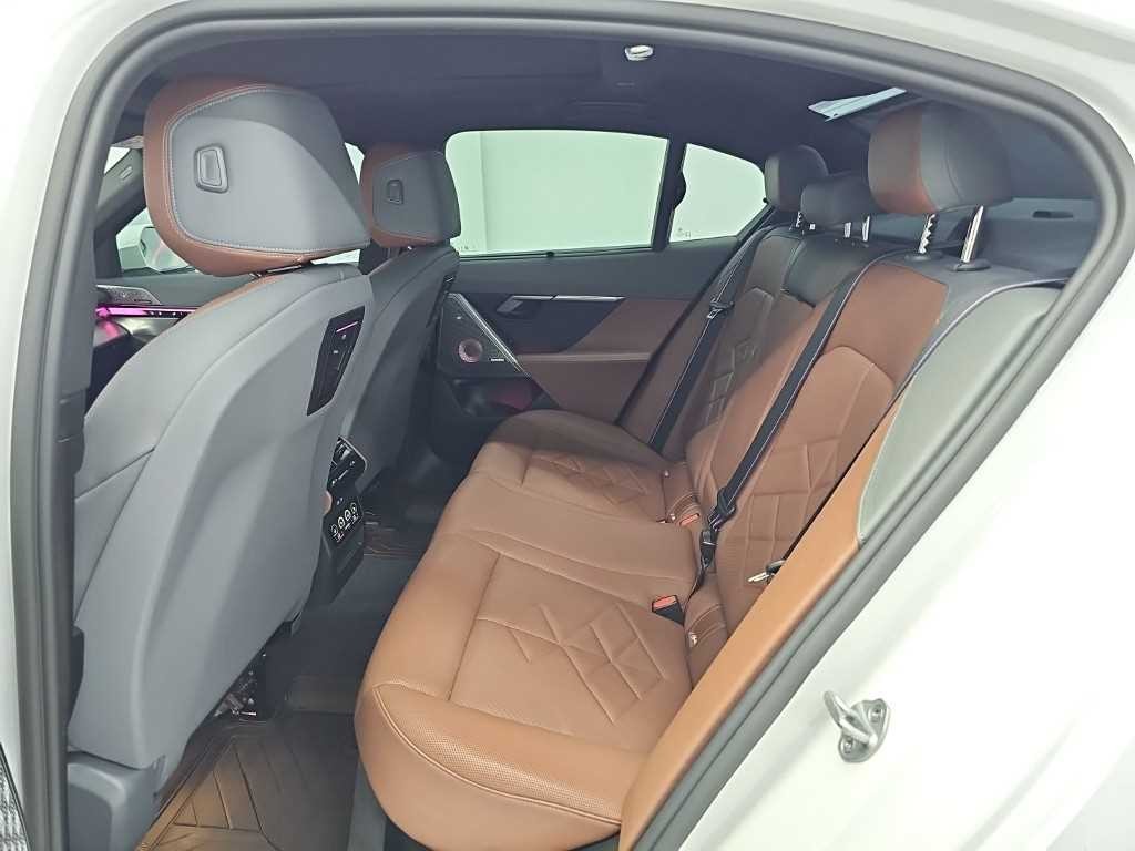 BMW 5시리즈 5시리즈 (G60) 530i xDrive M 스포츠 프로 스페셜 에디션 이미지 12