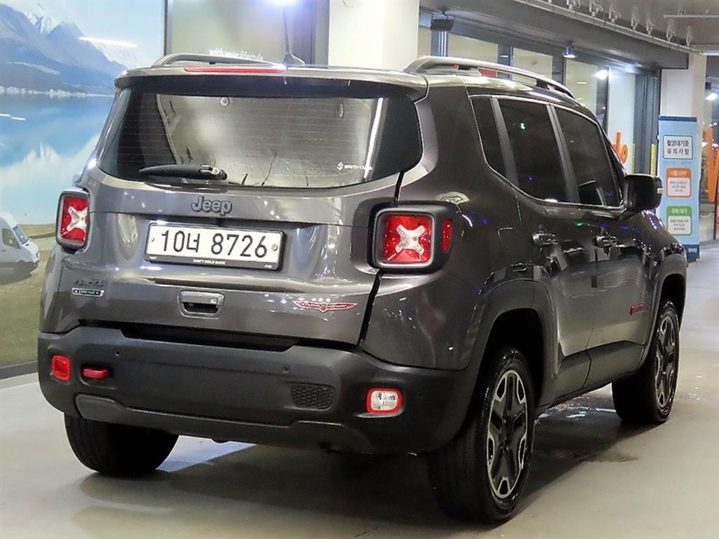지프 레니게이드 2.0 디젤 론지튜드 AWD 기본형 이미지 4