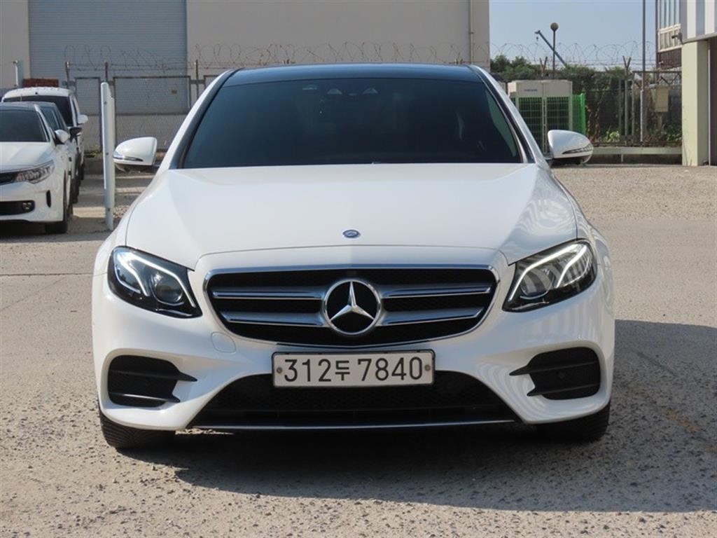 벤츠 E 클래스 E-클래스 W213 E300 AMG LINE 이미지 1
