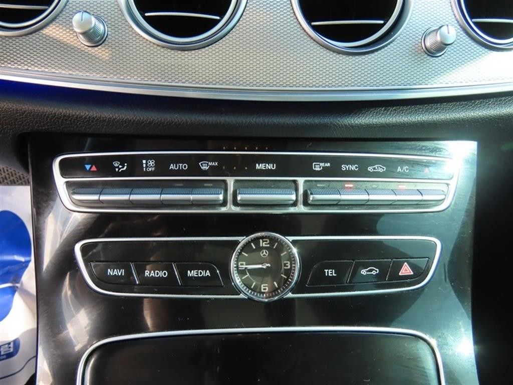 벤츠 E 클래스 E-클래스 W213 E300 AMG LINE 이미지 14