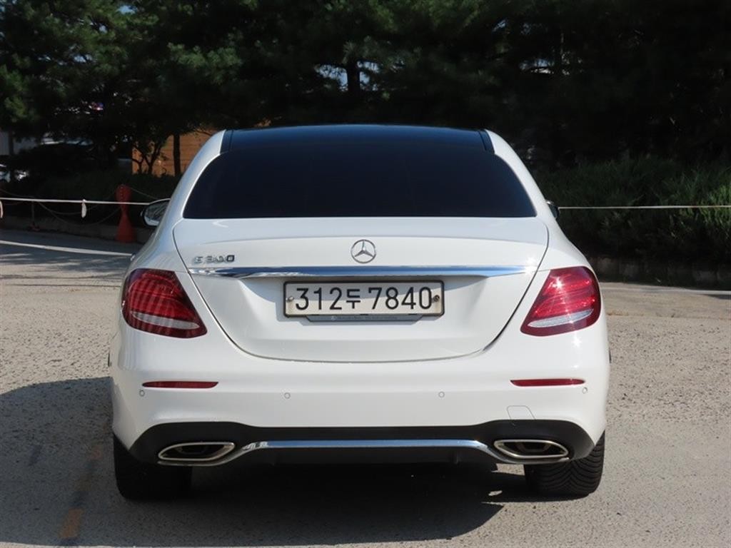벤츠 E 클래스 E-클래스 W213 E300 AMG LINE 이미지 4