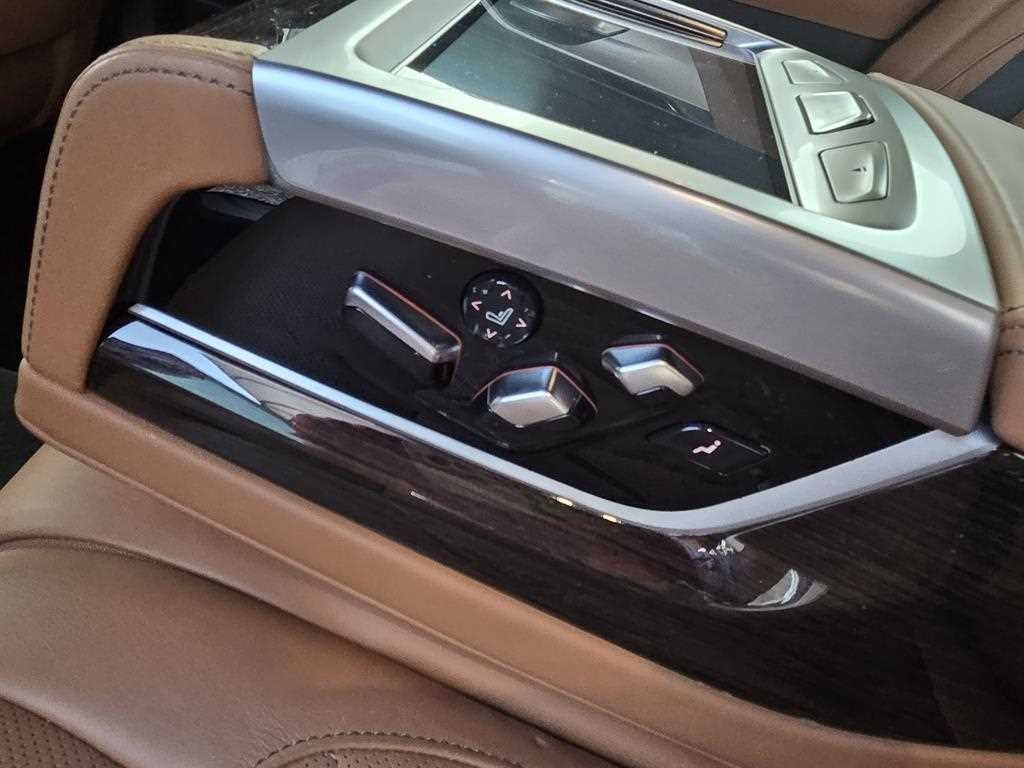 BMW 7시리즈 7시리즈 (G11) 730Ld xDrive 디자인 퓨어 엑설런스 이미지 10