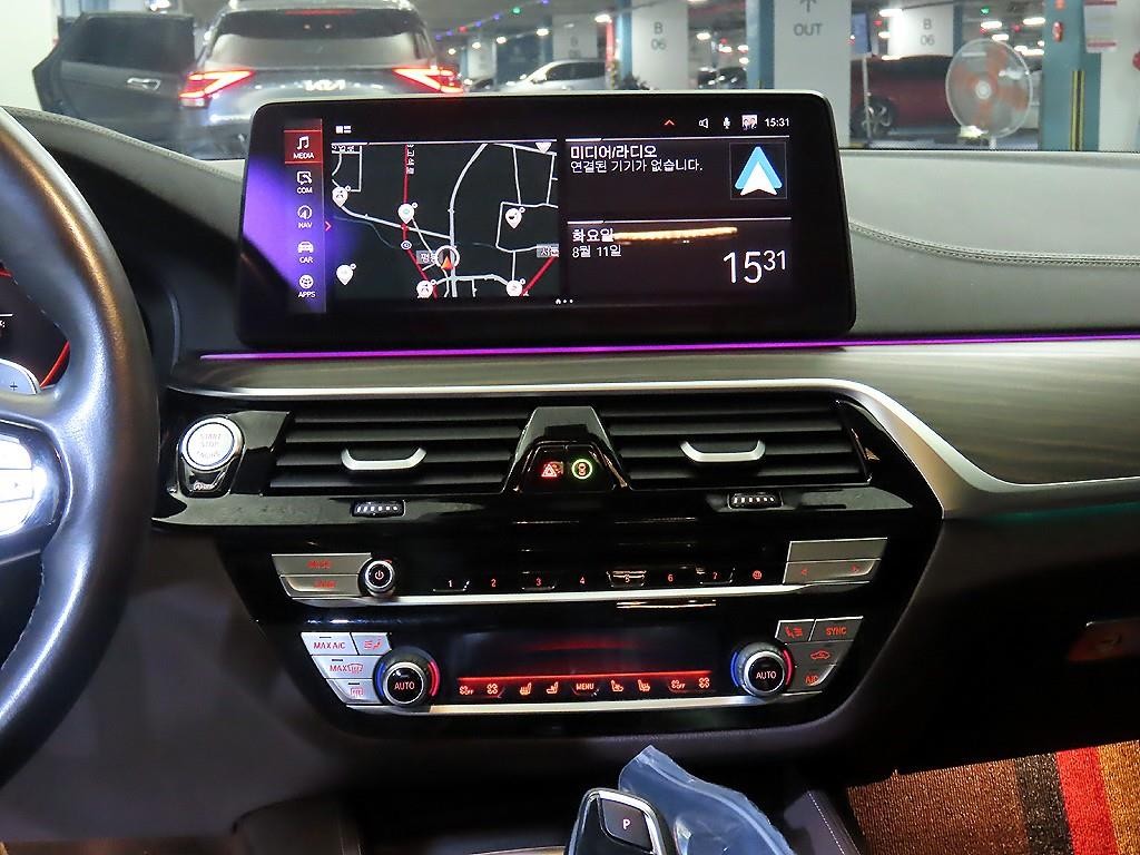 BMW 5시리즈 5시리즈 (G30) 530i xDrive 럭셔리 이미지 11