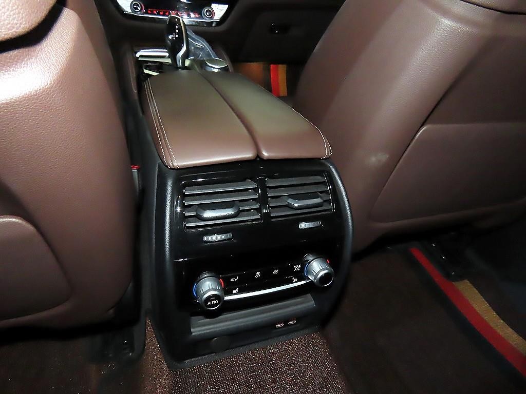 BMW 5시리즈 5시리즈 (G30) 530i xDrive 럭셔리 이미지 16
