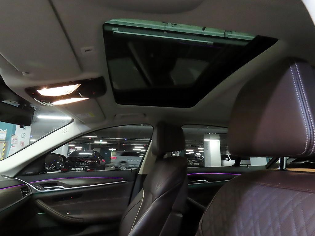 BMW 5시리즈 5시리즈 (G30) 530i xDrive 럭셔리 이미지 17