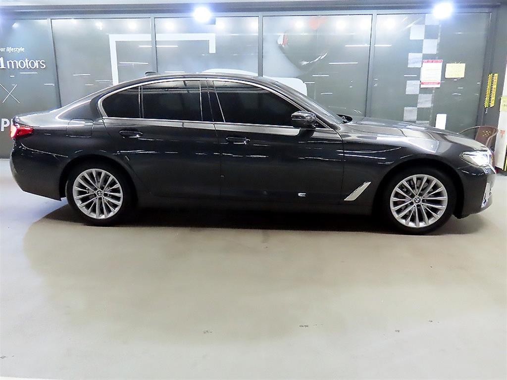 BMW 5시리즈 5시리즈 (G30) 530i xDrive 럭셔리 이미지 3