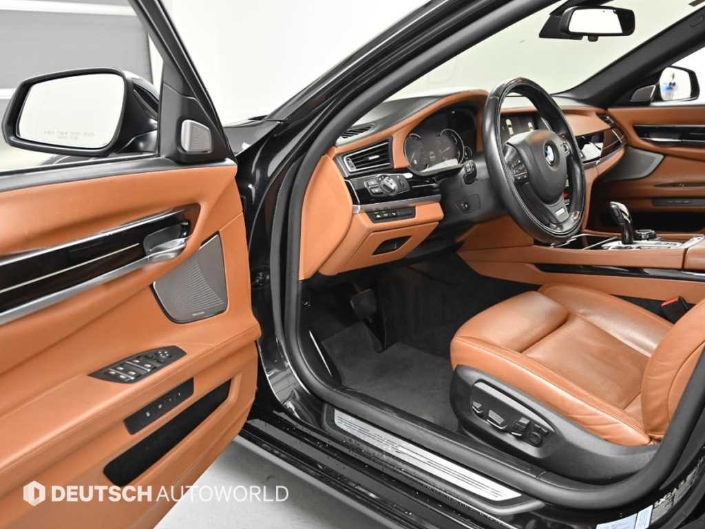 BMW 7시리즈 7시리즈 (F01) 750 Li xDrive 인디비주얼 이미지 11