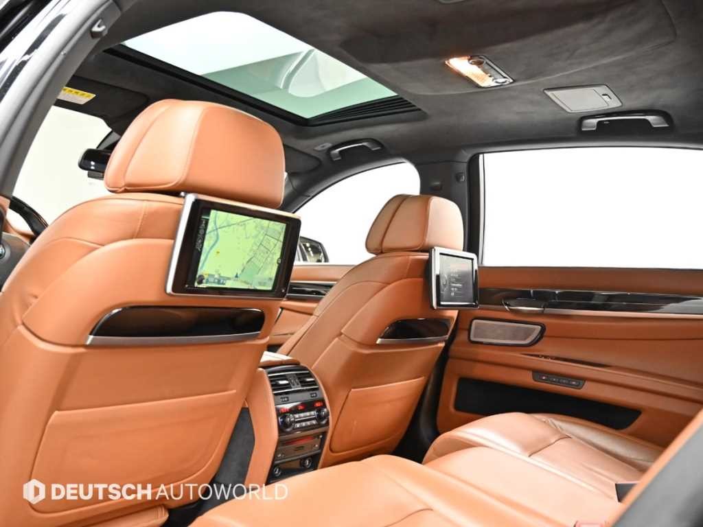 BMW 7시리즈 7시리즈 (F01) 750 Li xDrive 인디비주얼 이미지 18