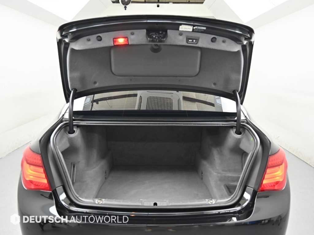BMW 7시리즈 7시리즈 (F01) 750 Li xDrive 인디비주얼 이미지 19