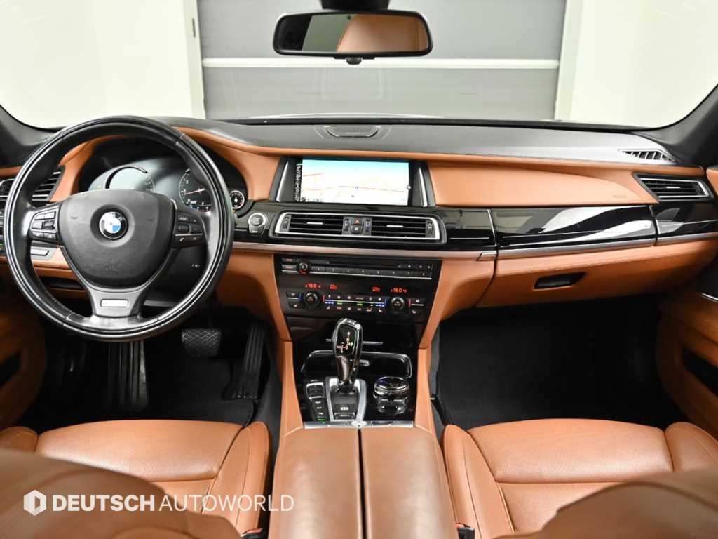 BMW 7시리즈 7시리즈 (F01) 750 Li xDrive 인디비주얼 이미지 7