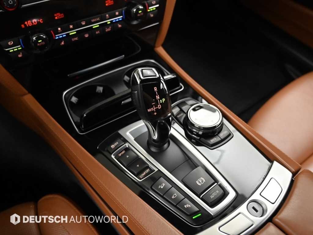 BMW 7시리즈 7시리즈 (F01) 750 Li xDrive 인디비주얼 이미지 9
